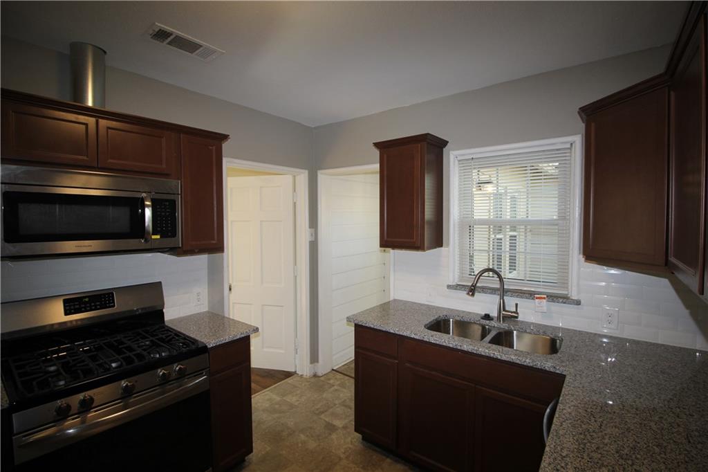 STONEWALL PARK - Residential Lease