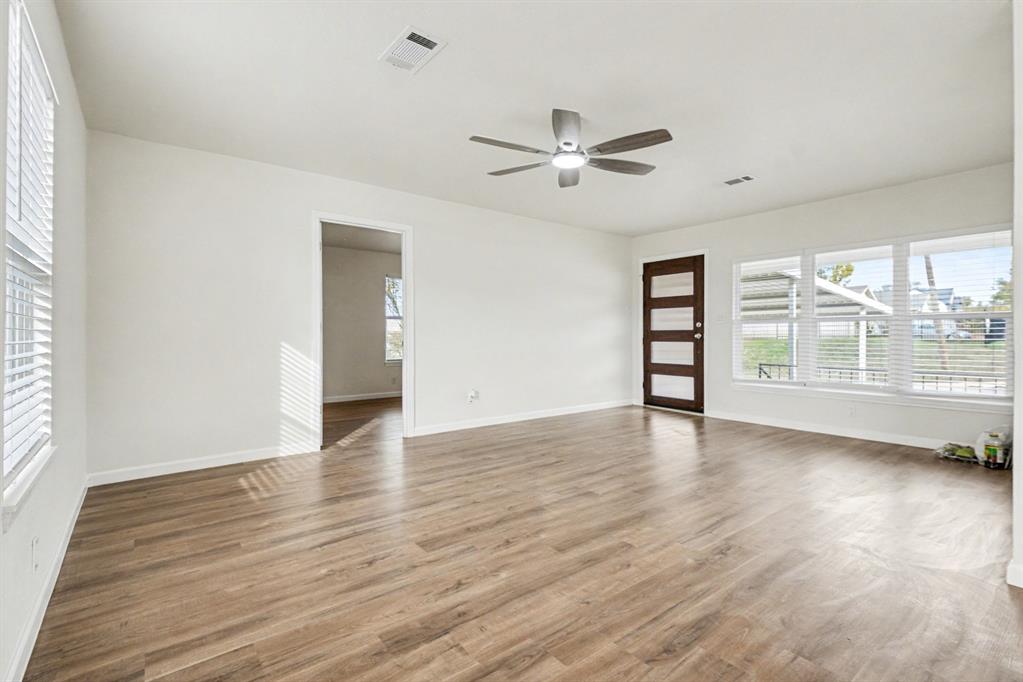 928 Ash Crescent Street