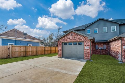 Photo of 2208 N Hickory Street #2208, Sherman, TX 75092 (MLS # 21223258)
