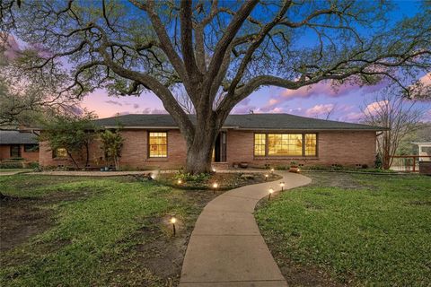 2516 Old Oaks Drive Waco TX 76710