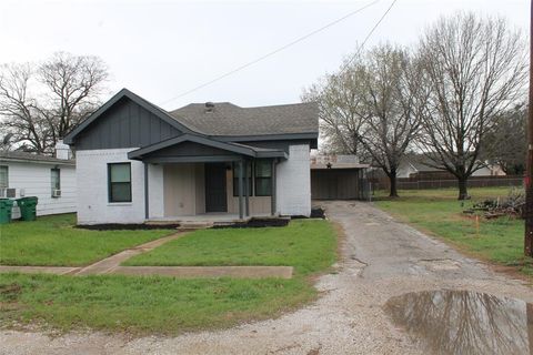 104 S Hubbard Street Alvord TX 76225