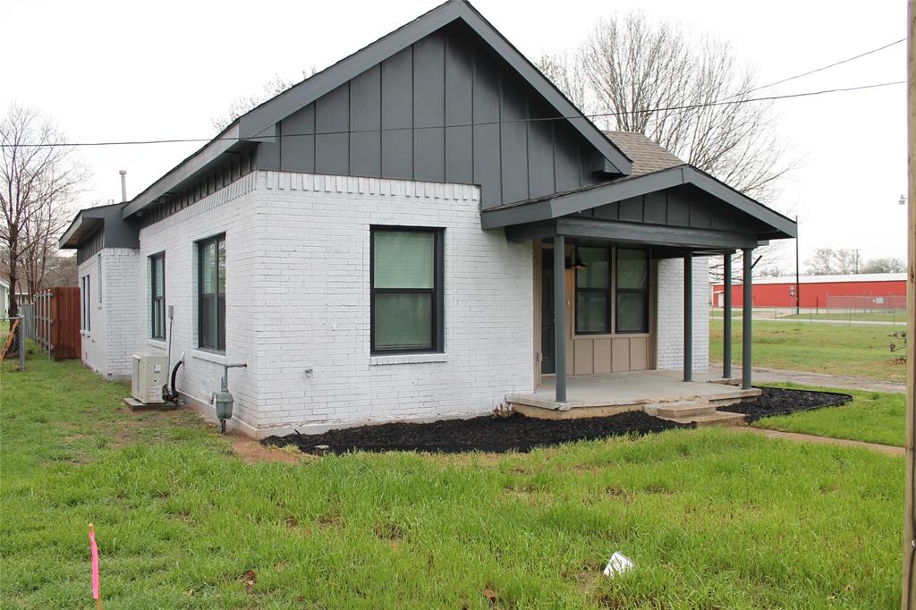 104 S Hubbard Street