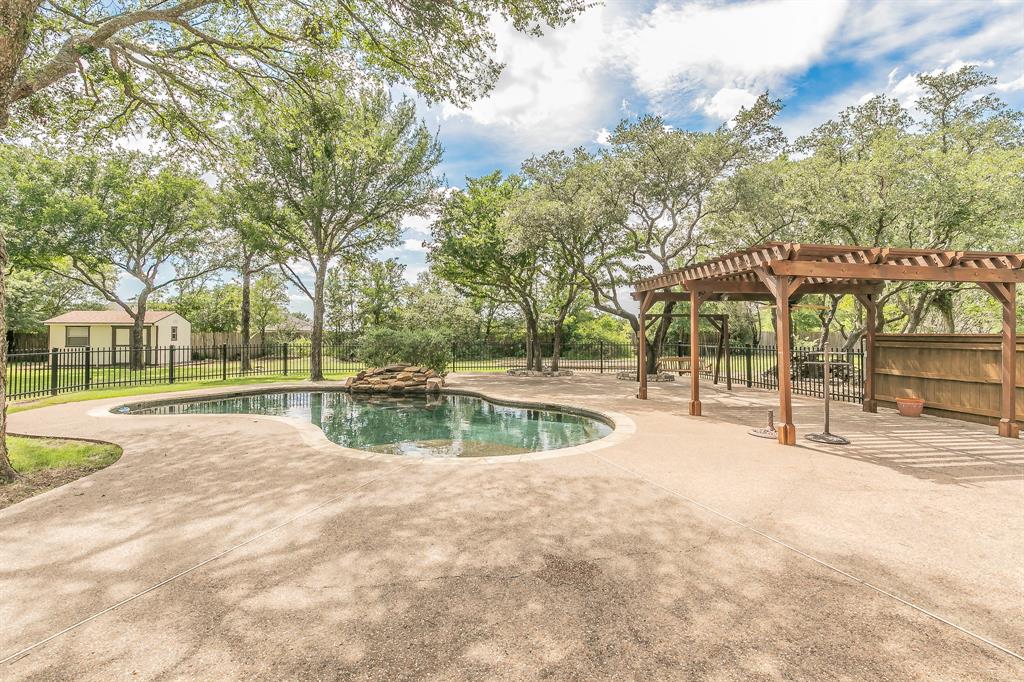 128 Oakview Drive