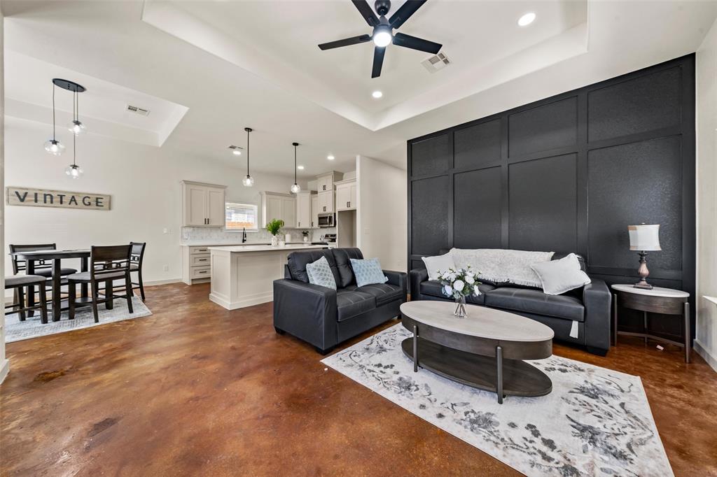 1512 Holly Vista Street