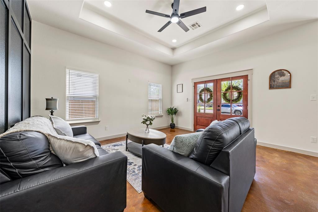 1512 Holly Vista Street