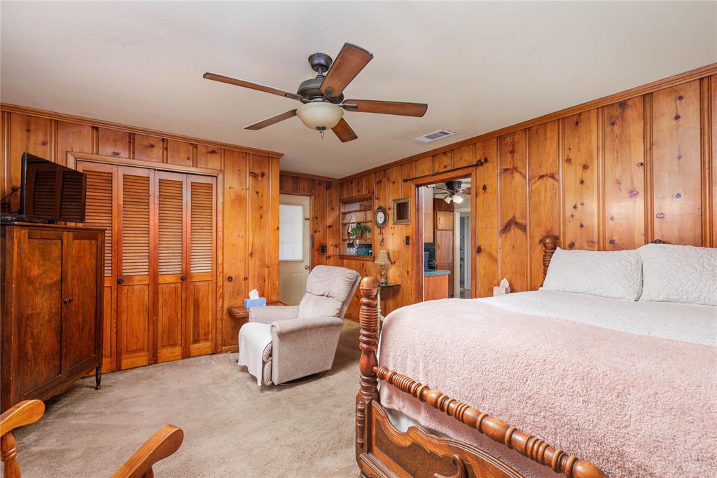 Abst A1002, A1002 W SAUNDERS, - Residential