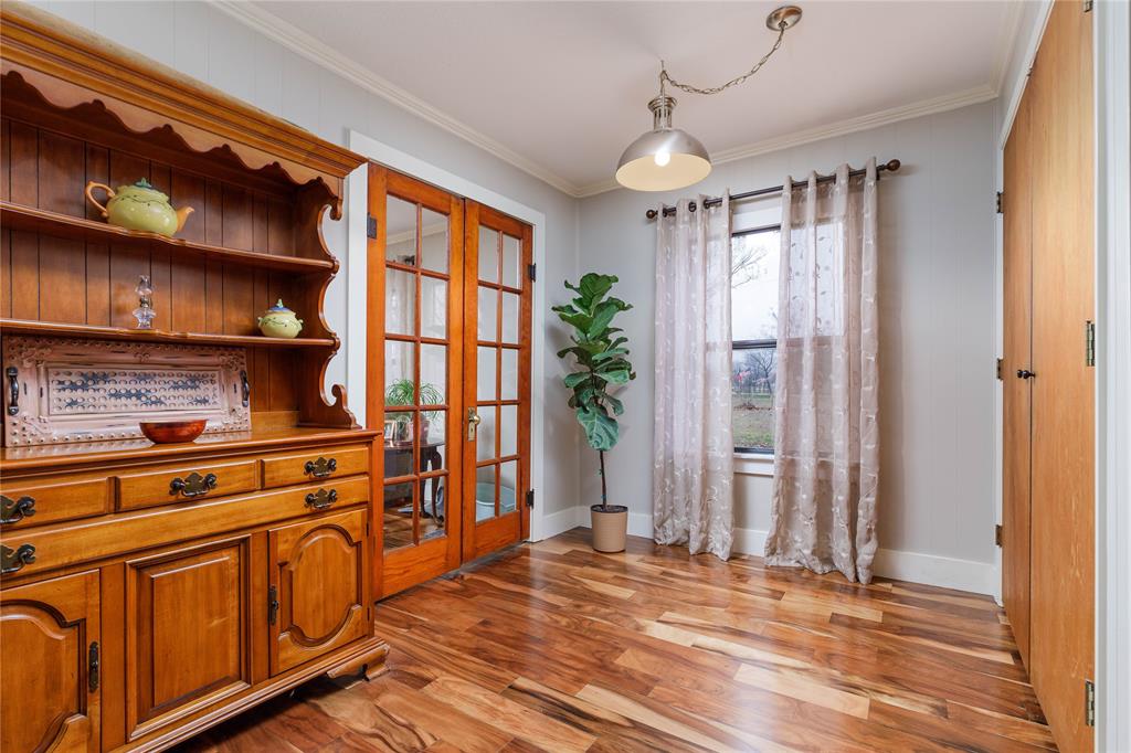 Abst A1002, A1002 W SAUNDERS, - Residential