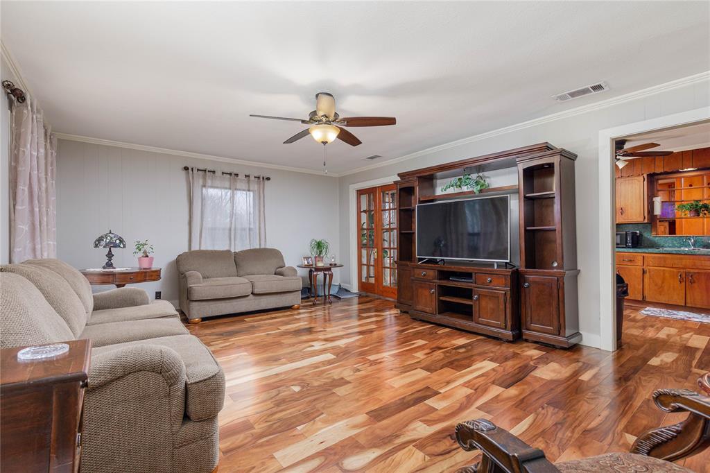 Abst A1002, A1002 W SAUNDERS, - Residential