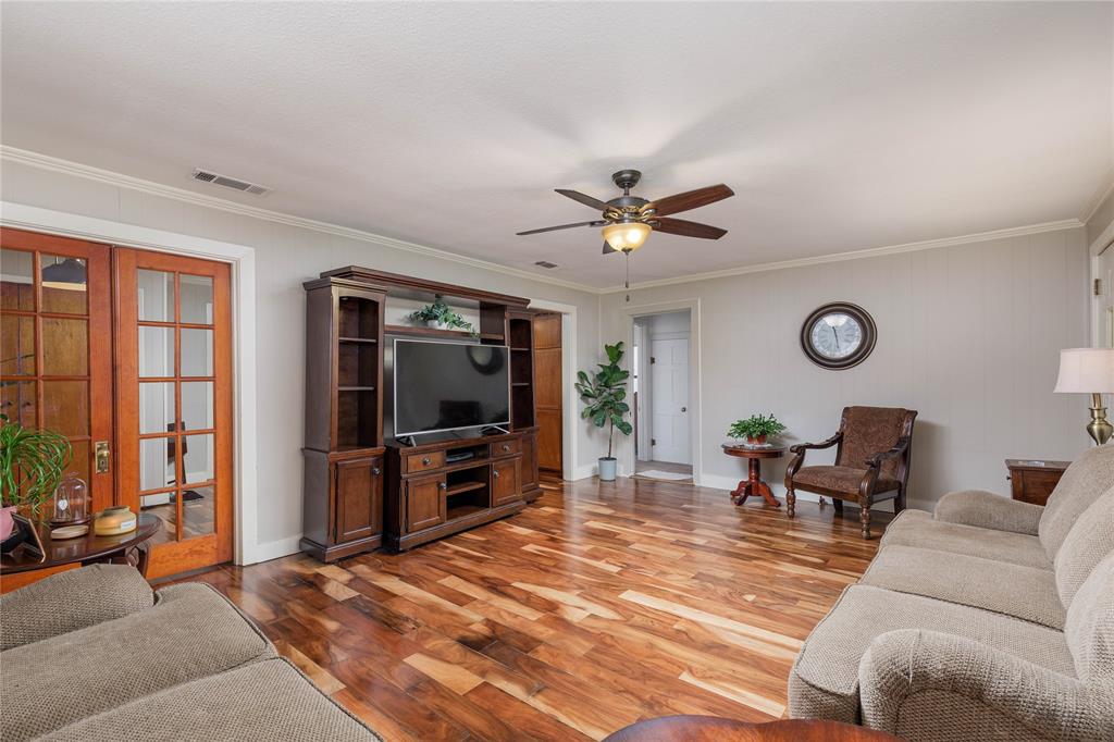 Abst A1002, A1002 W SAUNDERS, - Residential