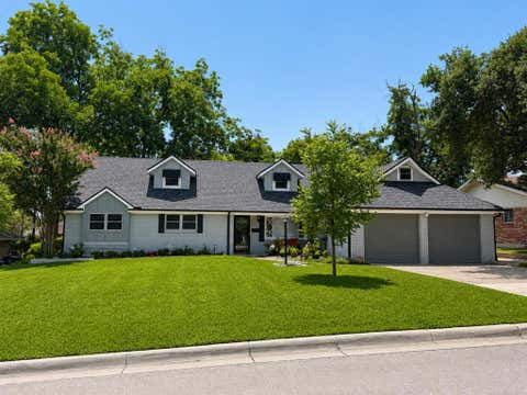 Photo of 3409 Winifred Drive, Fort Worth, TX 76133 (MLS # 21346259)