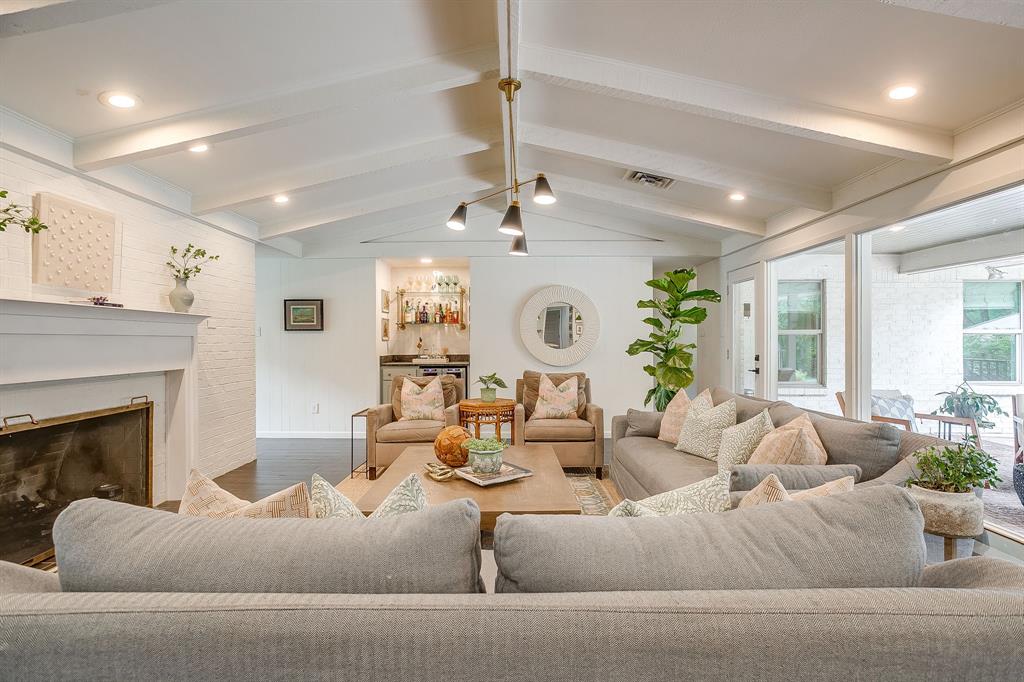 4325 Elmwood Drive
