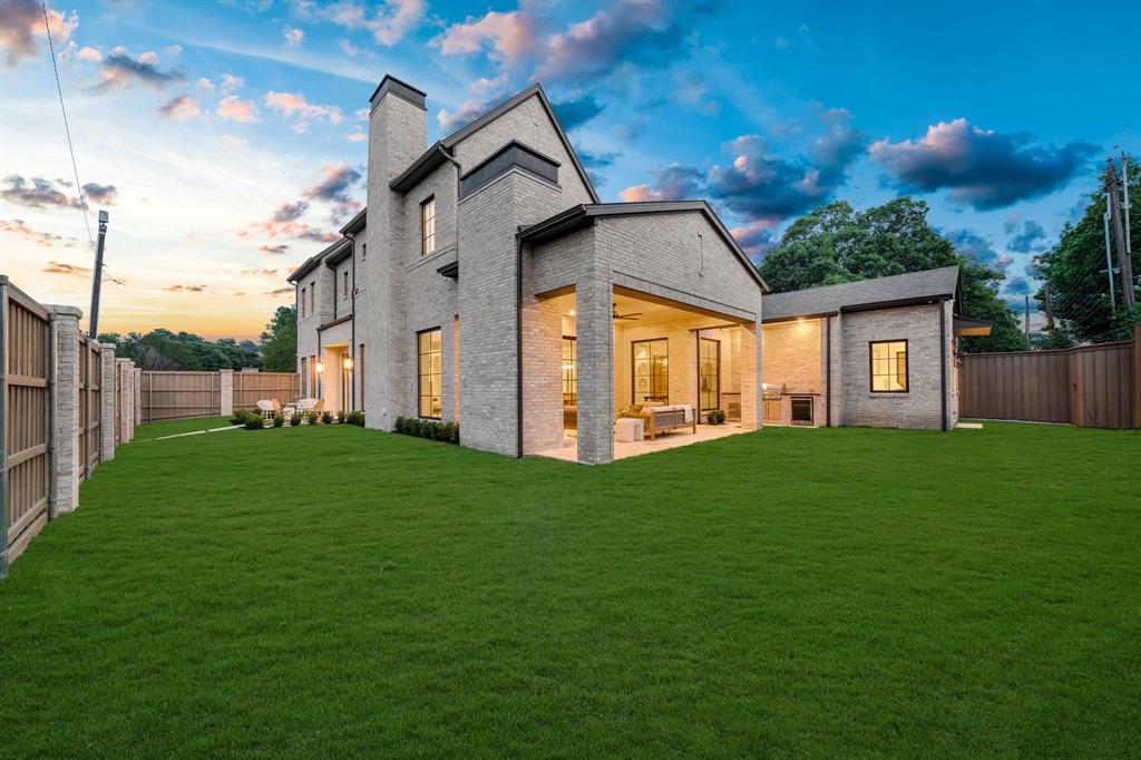 Williams Caruth - Residential