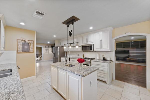 1806 Old Oak Drive