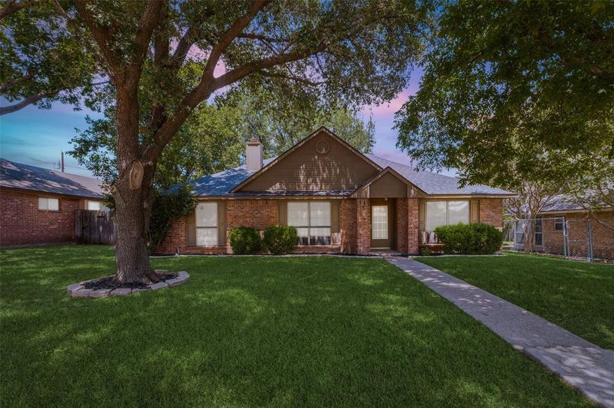 Charming 3-Bedroom, 2-Bath Home in the Heart of Rowlett – No HOA! Welcome to this darling, well-maintained home nestled in a quiet, established neighborhood with no HOA! Offering 3 bedrooms and 2 full bathrooms, this residence is perfect for first-time homebuyers, downsizers, or anyone looking for comfort and convenience in a prime location. Step inside to find fresh new carpet and paint throughout. The spacious living room features a cozy gas fireplace, perfect for relaxing or entertaining guests. The kitchen boasts granite countertops and a gas stove, ideal for home chefs. The home also includes a RainSoft whole house water filtration system. Enjoy the benefits of Garland ISD’s School Choice Program, giving you flexibility in educational options. You’ll love the easy access to Lake Ray Hubbard, as well as nearby shopping, dining, and major highways—perfect for commuters! Don’t miss your chance to own this adorable home with modern updates and unbeatable location.