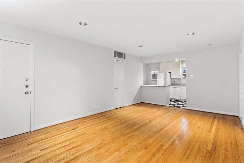 HENRY - Residential Lease