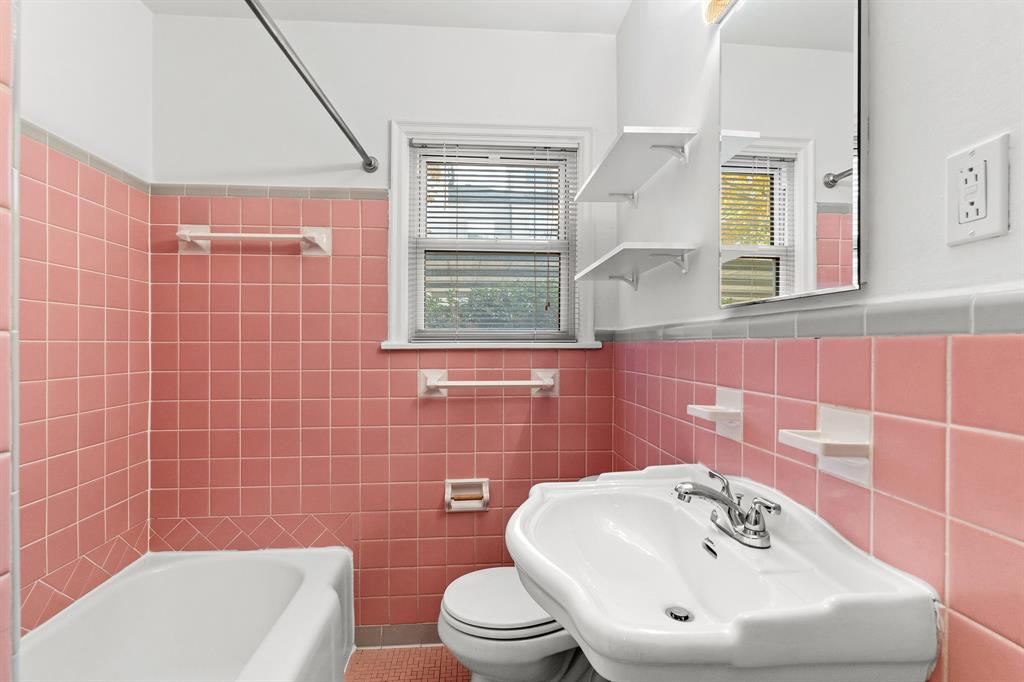 HENRY - Residential Lease