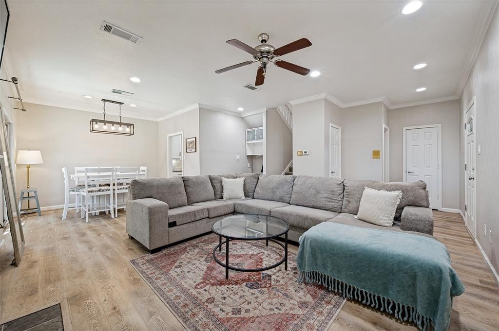 5727 Remington Park Square