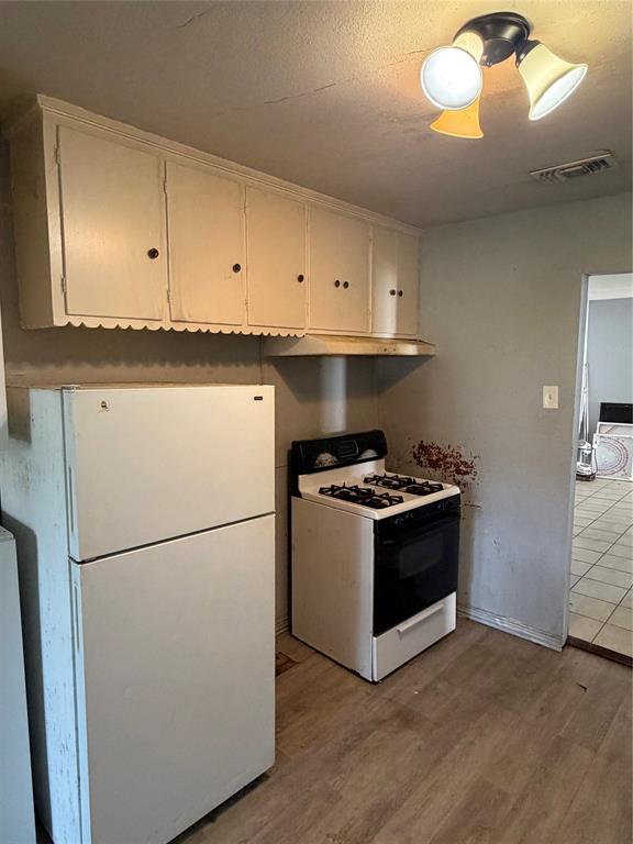 ENGLEWOOD HEIGHTS - Residential