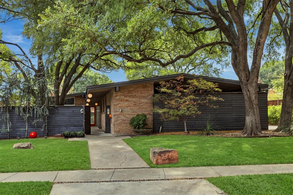 6216 Town Hill Lane