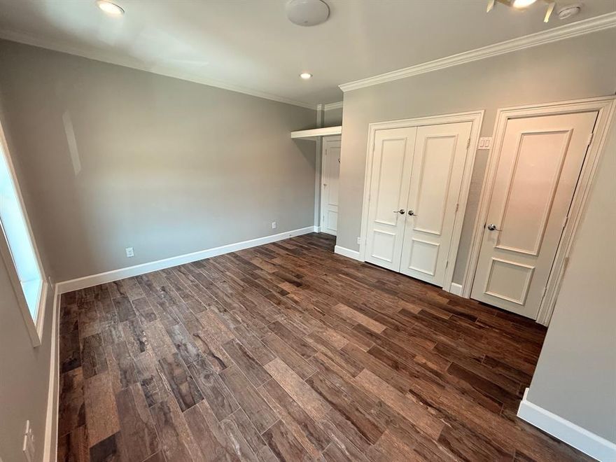 Don't let this opportunity slip away! Immerse yourself in the vibrant Deep Ellum neighborhood with a fully renovated studio that bathes in natural light. Centrally located, this gem puts all your essentials right at your doorstep. Imagine starting your day with a refreshing smoothie or a cup of coffee from nearby cafes, exploring Dallas's hottest brunch spots and nightlife, and having the convenience of being within walking distance of Baylor Hospital and Deep Ellum.

Step inside this stylish unit and discover the sleek stainless steel appliances, elegant granite countertops, and the convenience of an in-unit washer-dryer. But that's not all – your rent includes a secure entrance to the building, one assigned parking spot, and covers water and trash expenses.

Don't miss out on this opportunity to live in the heart of Deep Ellum, where convenience and modern living come together in perfect harmony. Make this studio your new home today!