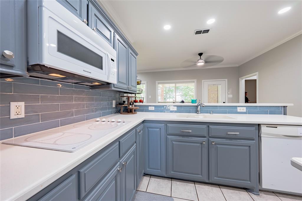 916 Van Winkle Circle