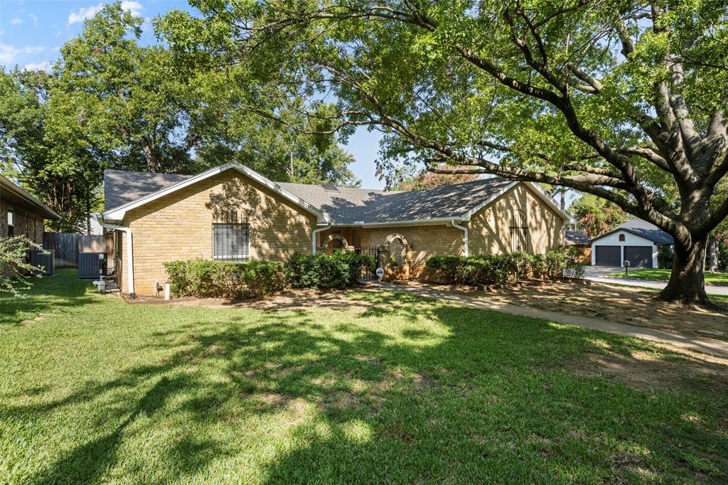 2200 Shady Meadow Court