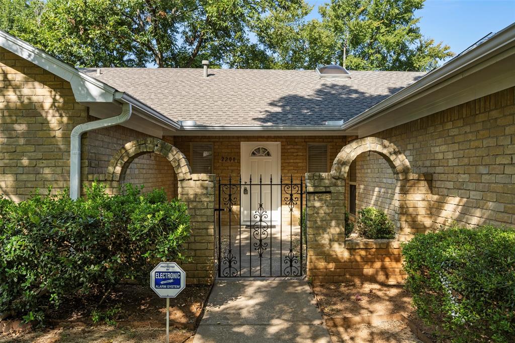 2200 Shady Meadow Court