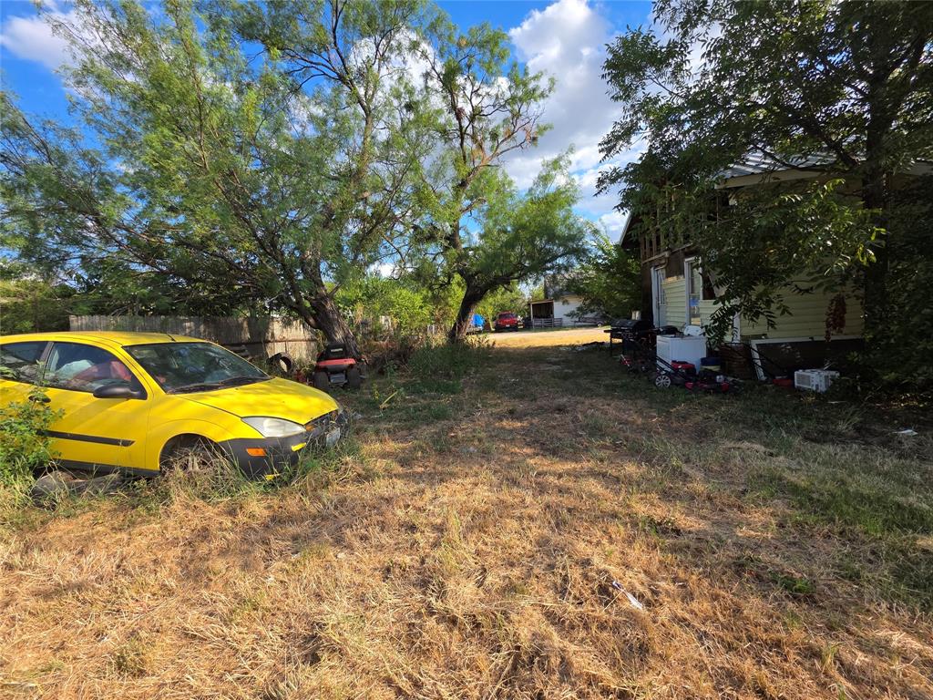 804 N Live Oak Street