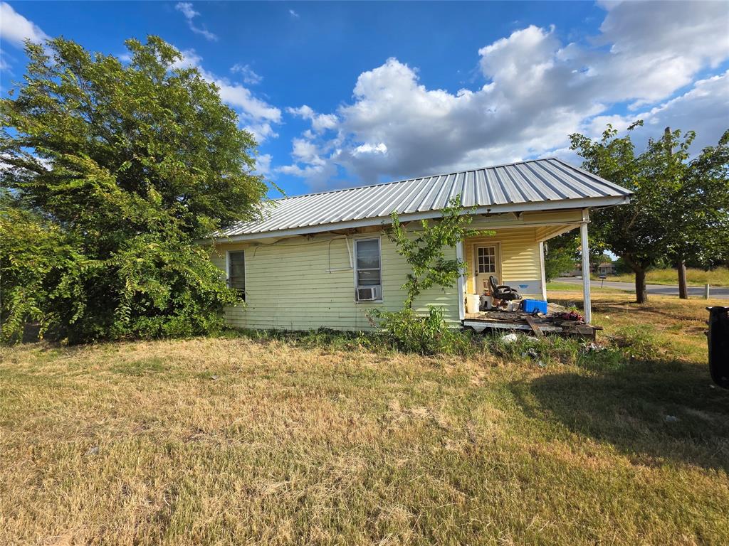 804 N Live Oak Street