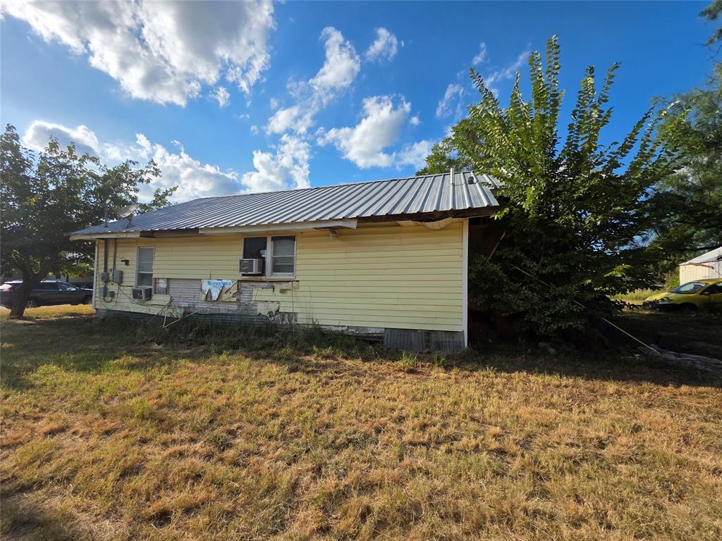 804 N Live Oak Street