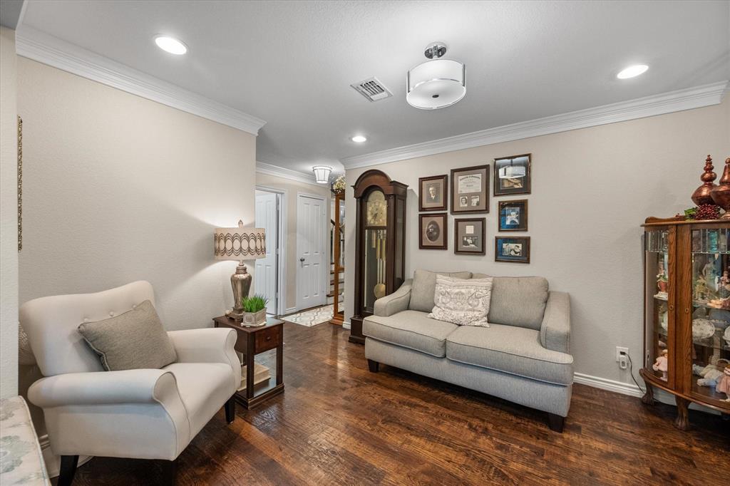 924 Chateau Valee Circle