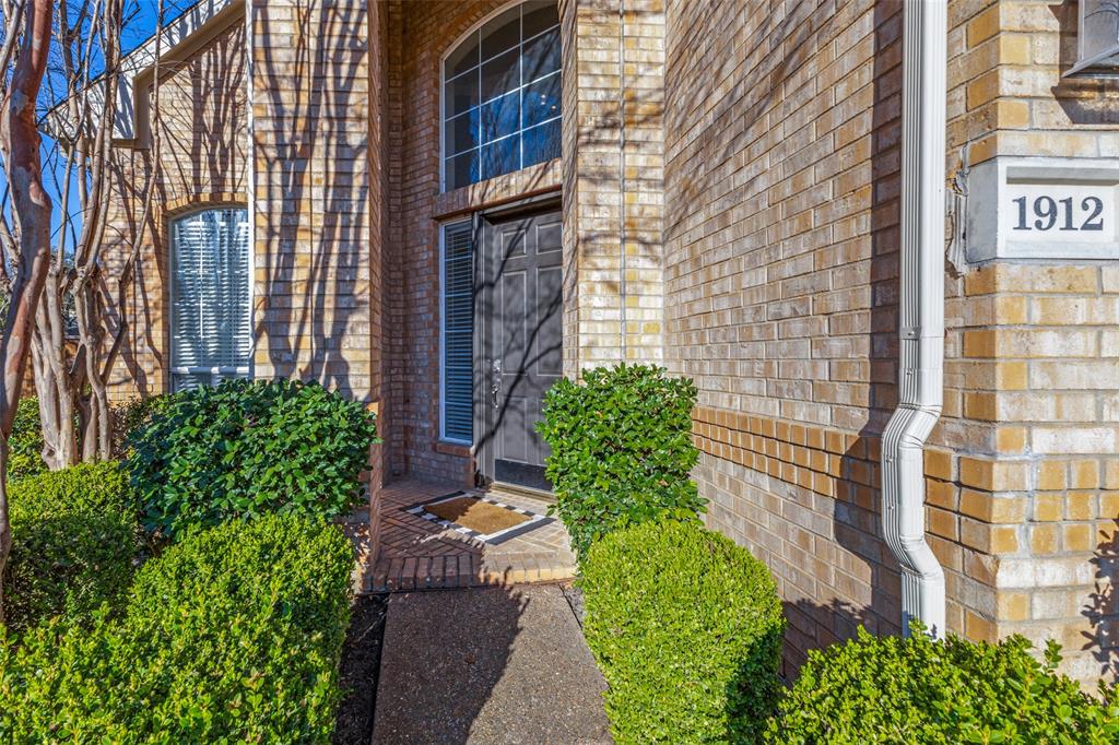 1912 White Oak Road