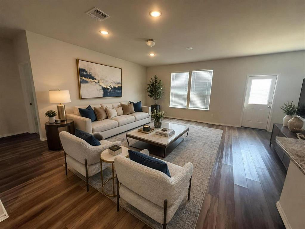 2204 Agarita Way