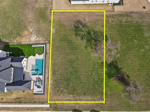 1918 Running Deer Lane Gunter TX 75058