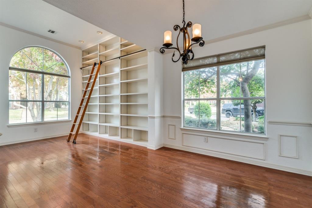 8810 Edgelake Trail