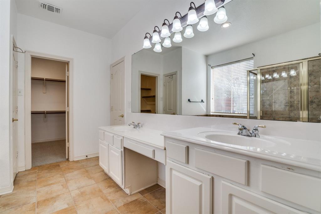 8810 Edgelake Trail