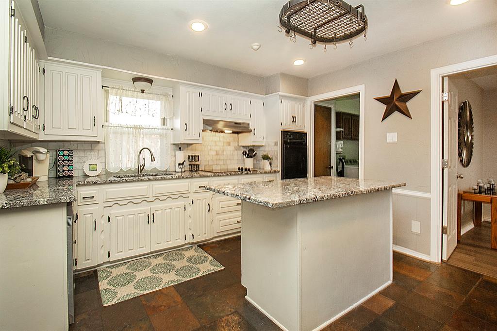 2812 Teakwood Lane