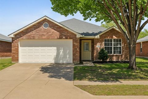 4823 Topaz Lane Granbury TX 76049