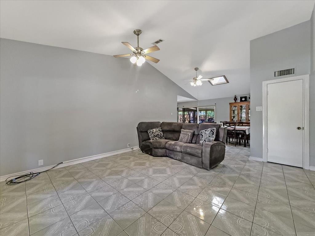 1401 Williamsburg Drive