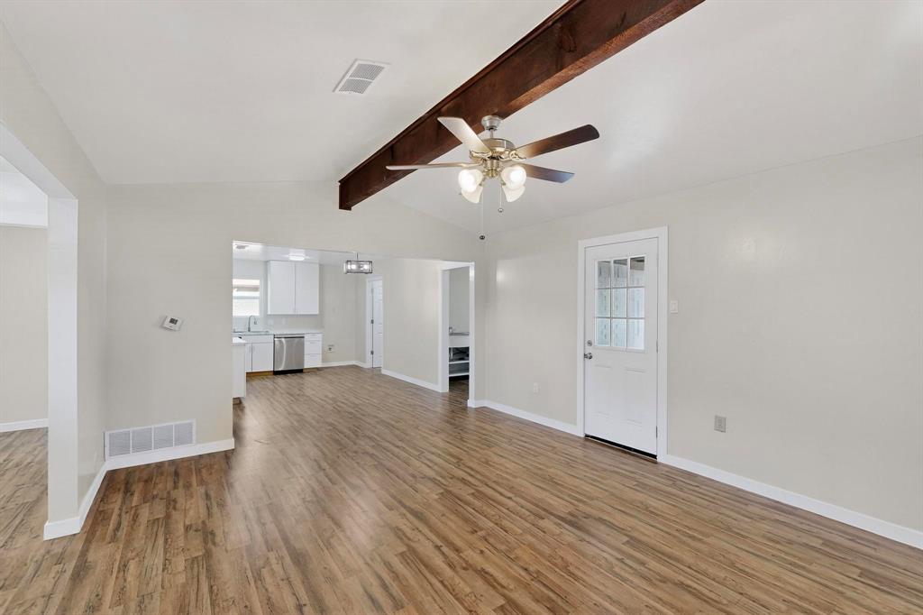 1407 El Camino Circle