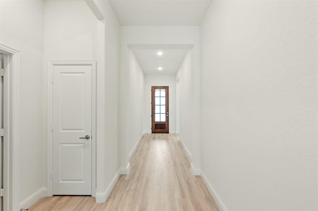 2808 Parkwood Circle