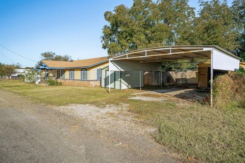 A home in Gustine