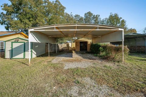 A home in Gustine