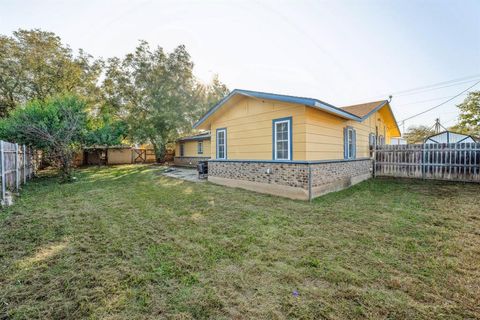 A home in Gustine