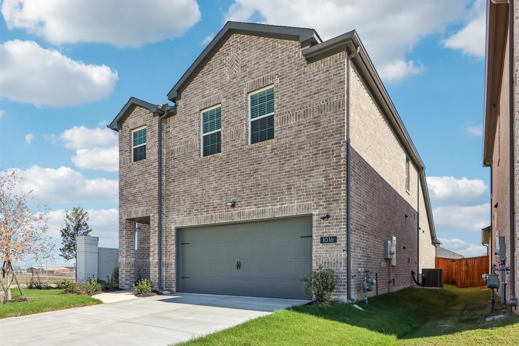 Photo of 1016 Amenduni Lane, Anna, TX 75409 (MLS # 21251787)