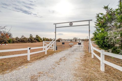 6724 Midway Road Springtown TX 76082