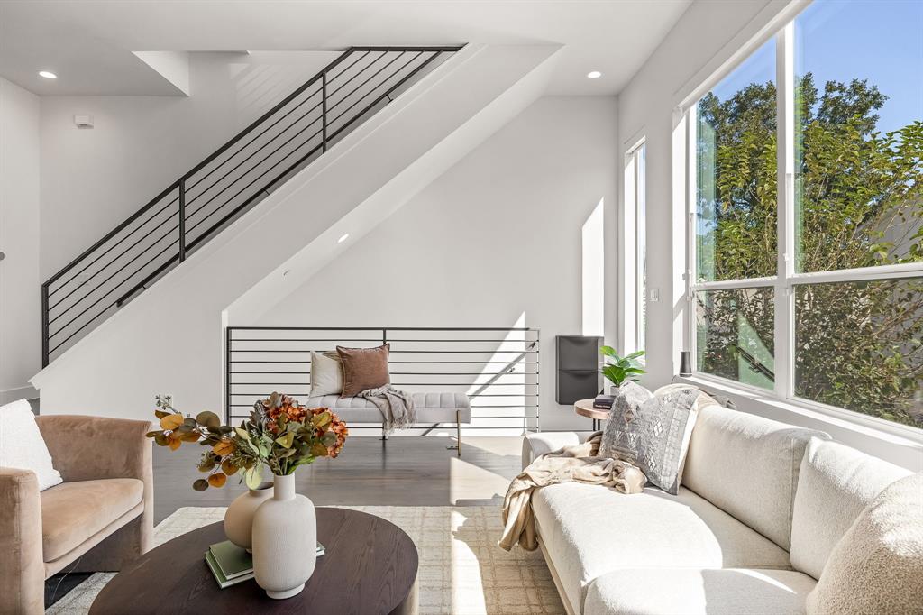 2317 Moser Condo - Residential Lease