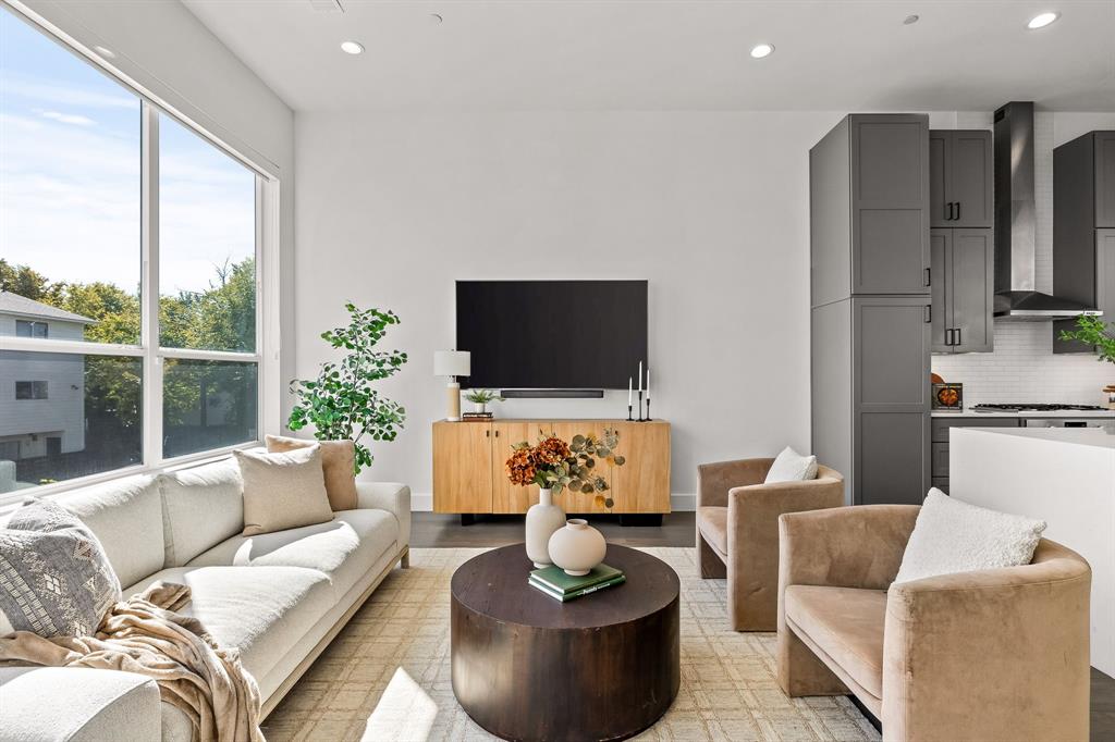 2317 Moser Condo - Residential Lease