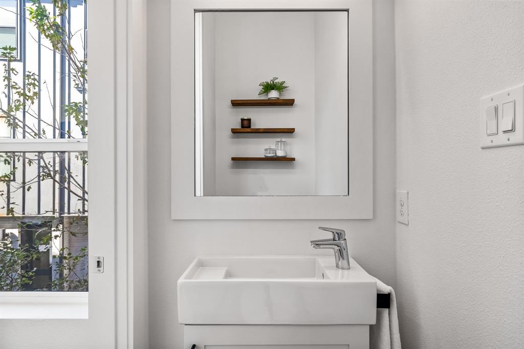 2317 Moser Condo - Residential Lease