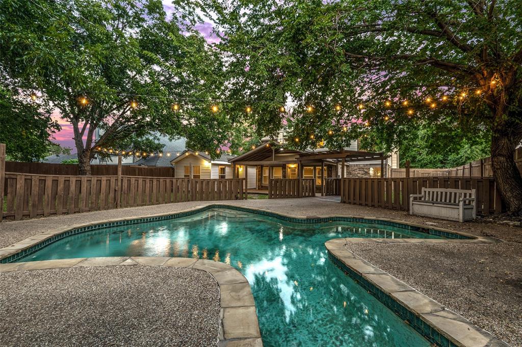 2600 Crockett Drive